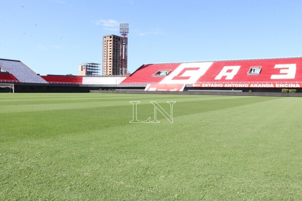 Diario HOY | El Antonio Aranda prepara sus mejores galas para recibir a la Albirroja