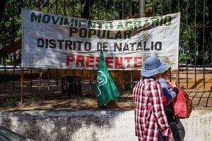 Campesinos se manifiestan y exigen la derogación de la ley Zavala - Riera  - Periodísticamente - ABC Color