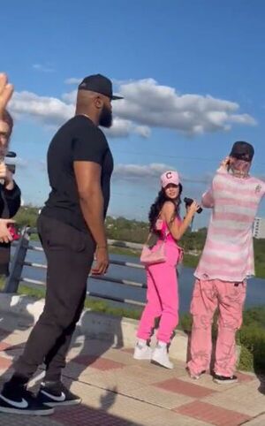 Machine Gun Kelly y Megan Fox de paseo por la Costanera de Asunción - Gente - ABC Color
