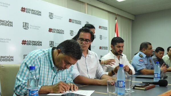 Campesinos firman acuerdo con Comuna de Asunción para ingresar a plazas