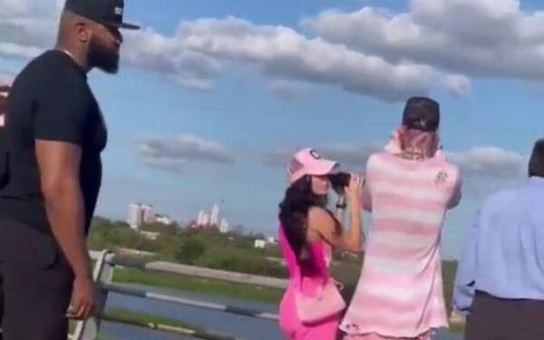 Crónica / [VÍDEO] Y vos que te haces la 1500'i y no queres ir: ¡Megan Fox en la Costanera!