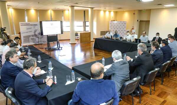 Emblemas privados piden subsidio para bajar precio del combustible - ADN Digital