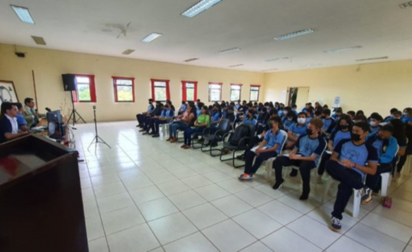 Culminó con charla sobre educación financiera estudiantes de Minga