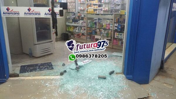 Intentaron robar una farmacia, sonó la alarma, se asustaron y no llevaron nada