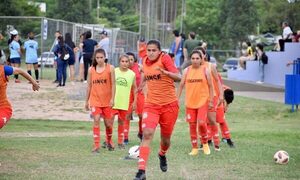 GENERAL CABALLERO VISITA A GUAIREÑA EN VILLARRICA