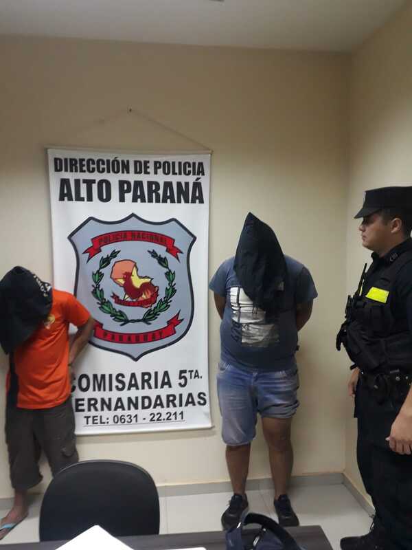 Detienen a dos motochorros por seguidilla de asaltos - La Clave