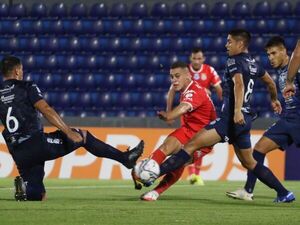 “No transmitimos lo que mostramos en el torneo internacional” - General Caballero JLM - ABC Color