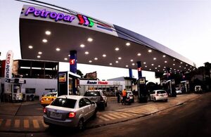 Petropar anuncia reabastecimiento de combustibles en sus estaciones y rebaja de nafta 88 octanos - Paraguay Informa