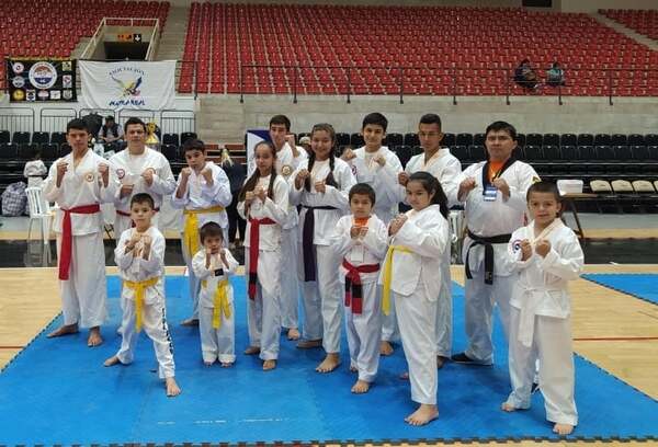 Atletas de Academia Club Saragon con gran destaque en torneo Open Taekwondo de Asunción - Noticiero Paraguay