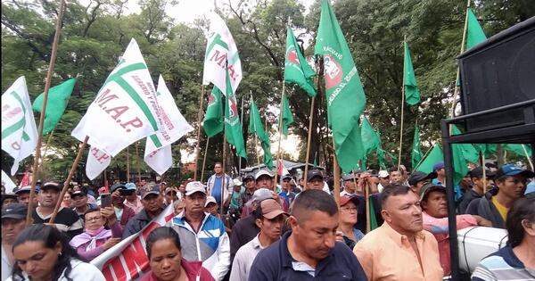 Campesinos llegan hasta Asunción y anuncian marcha para este jueves