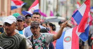 La Nación / Se inició marcha campesina por diversos reclamos en Asunción