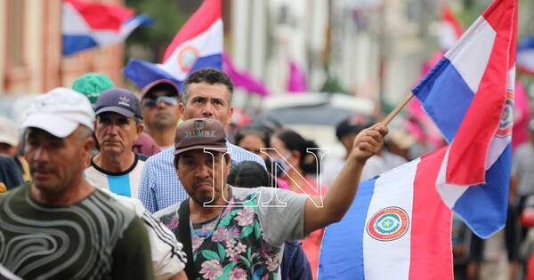 La Nación / Se inició marcha campesina por diversos reclamos en Asunción
