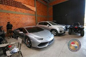 “A ultranza Py”: entregan los Lamborghini y otros 21 rodados a Senabico - Nacionales - ABC Color
