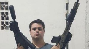 Detienen a un abogado por violencia familiar e incautaron un arsenal