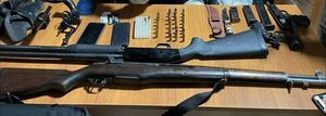 Fiscalía incauta varias armas en allanamiento por violencia familiar - Nacionales - ABC Color