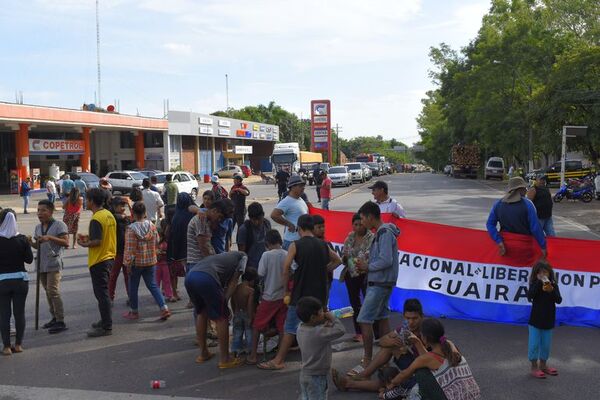 Indígenas se adhieren al cierre de ruta de camioneros - Nacionales - ABC Color