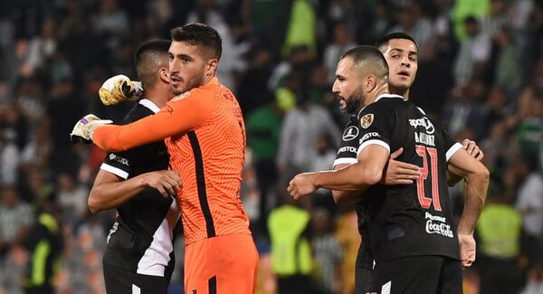 Antolín Alcaraz, el jugador con más despejes en la Copa Libertadores