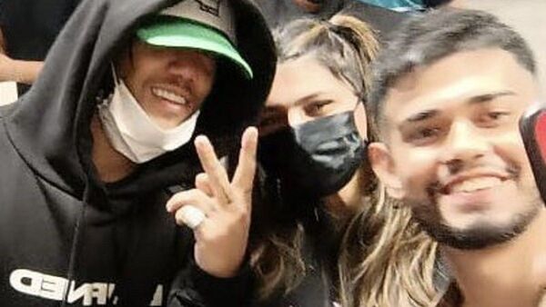 Mia Khalifa llega a Paraguay con su pareja Jhay Cortez