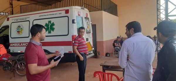 Allanan municipalidad de Maracaná y secuestran ambulancia presuntamente sobrefacturada - Nacionales - ABC Color
