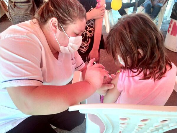 Covid: apenas el 36% de la población pediátrica recibió la primera vacuna - Nacionales - ABC Color