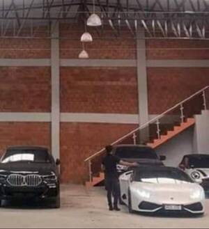 Crónica / Lamborghini y otros lujosos vehículos pasan a manos de Senabico