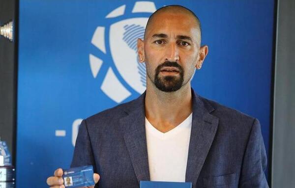 12 de Octubre dio la bienvenida a su nuevo entrenador, Sergio Órteman