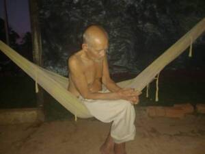Crónica / Abuelito ciego ruega por un sueldo de tercera edad "para poder comer"