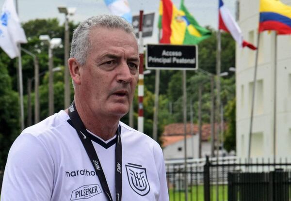 Alfaro: “Estoy al borde de cumplir mi sueño de ir al Mundial con Ecuador” - Fútbol Internacional - ABC Color