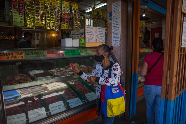 Exigen que el salario mínimo en Venezuela se homologue a la cesta alimentaria - MarketData