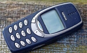 Todo lo bueno vuelve: el resurgir de los celulares “ladrillos”. - 1000 Noticias