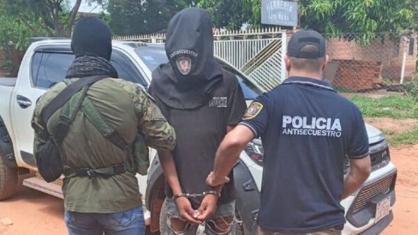 Policía detiene a presunto cómplice de presos extorsionadores