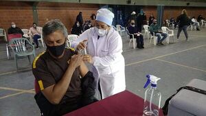 Casos de influenza aumentan, pero aún no hay vacunas