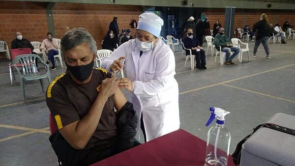 Casos de influenza aumentan, pero aún no hay vacunas