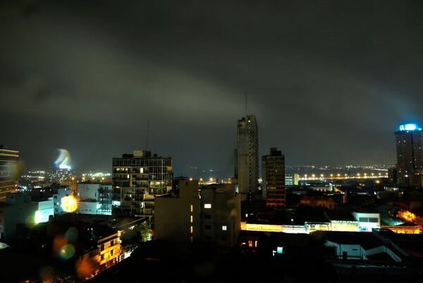 Pronostican lluvias y tormentas eléctricas para el departamento Central - Noticiero Cardinal - ABC Color