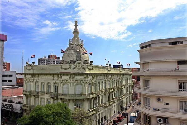 Hacienda defiende subsidio a emblemas privados y afirma que “la deuda pública es el camino” - ADN Digital