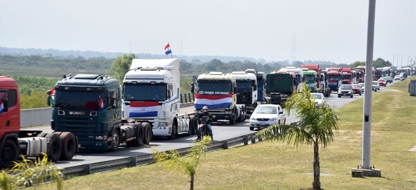 Transportistas anuncian que retomarán protestas - ADN Digital