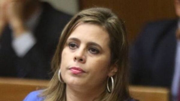 "Hoy firmaste tu deceso político, Kattya González"