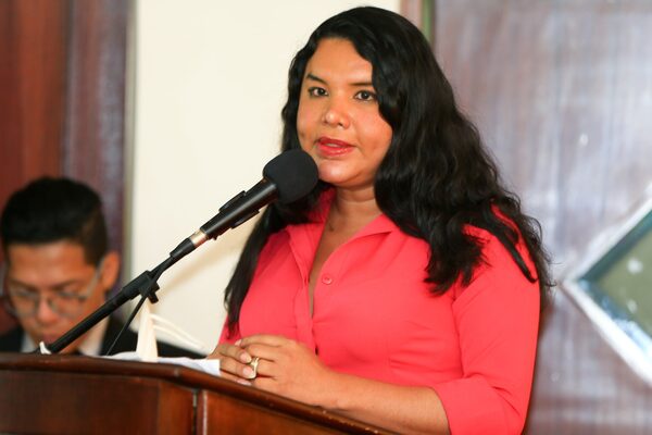 Comunidad trans de Ecuador presenta proyecto de ley para su inclusión laboral - MarketData