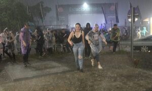 Se suspende por hoy el Festival Asunciónico a consecuencia de la feroz tormenta
