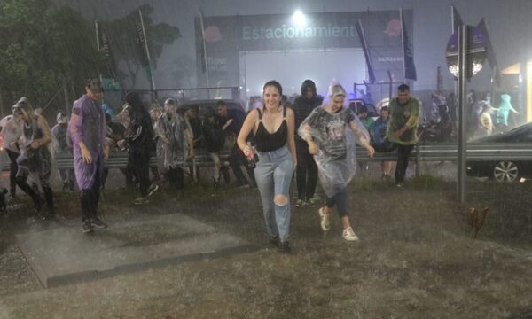 Se suspende por hoy el Festival Asunciónico a consecuencia de la feroz tormenta