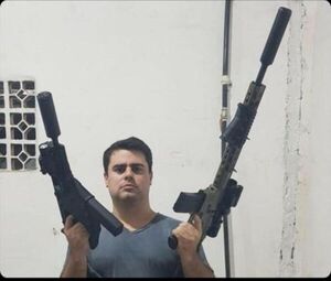 Abogado detenido con arsenal, supuestamente puso “precio” a la cabeza de su pareja - Nacionales - ABC Color