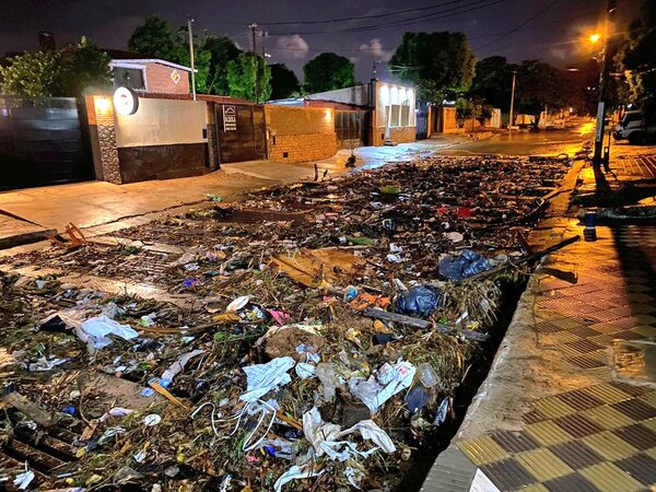 La basura, causante del raudal nuestro de cada lluvia - 1000 Noticias