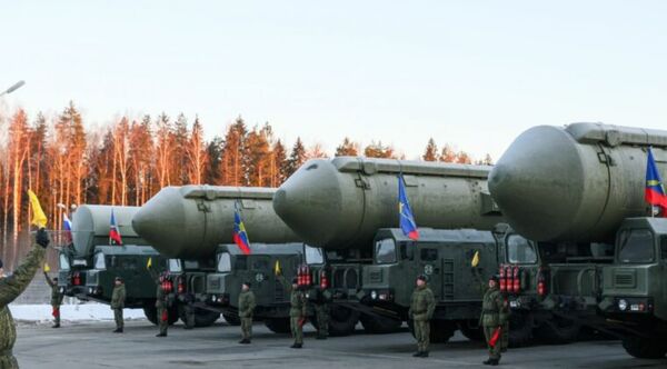 Rusia dice que solo usará armas nucleares en caso de “amenaza existencial” - Radio Imperio