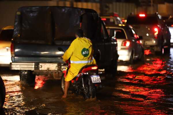 Diario HOY | Fuertes lluvias y tormentas en Asunción y Central esta mañana, avisa Meteorología