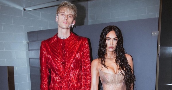 Machine Gun Kelly dio un tremendo concierto desde su hotel