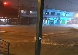 Un hombre murió aplastado por un muro en San Lorenzo, tras el temporal - Megacadena — Últimas Noticias de Paraguay