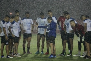 La Albirroja se alista para medir a Ecuador - 1000 Noticias