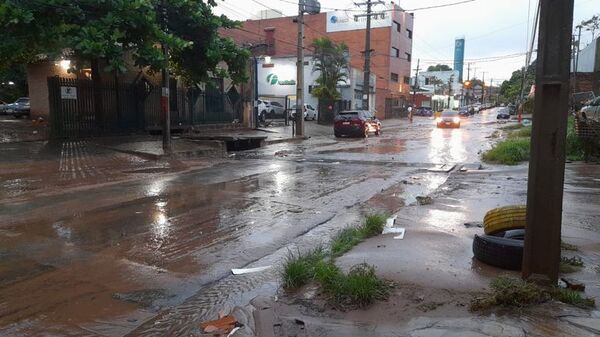 Zona del “metrobús”: inundación es constante con cada lluvia, lamentan comerciantes - Nacionales - ABC Color