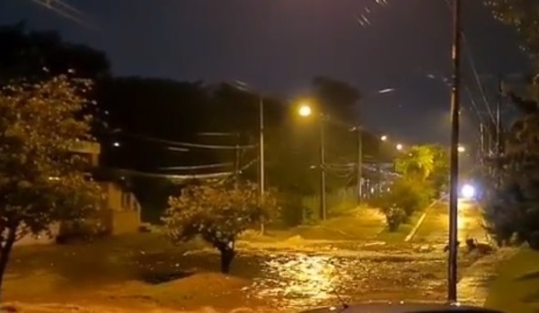 Rescate masivo en raudales - 1000 Noticias