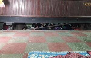 Tras fenómeno climático, campesinos pasaron la noche en la Estación de Ferrocarril